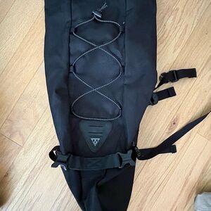 Never used!!! Topeak backloader 10L bikepacking saddlebag